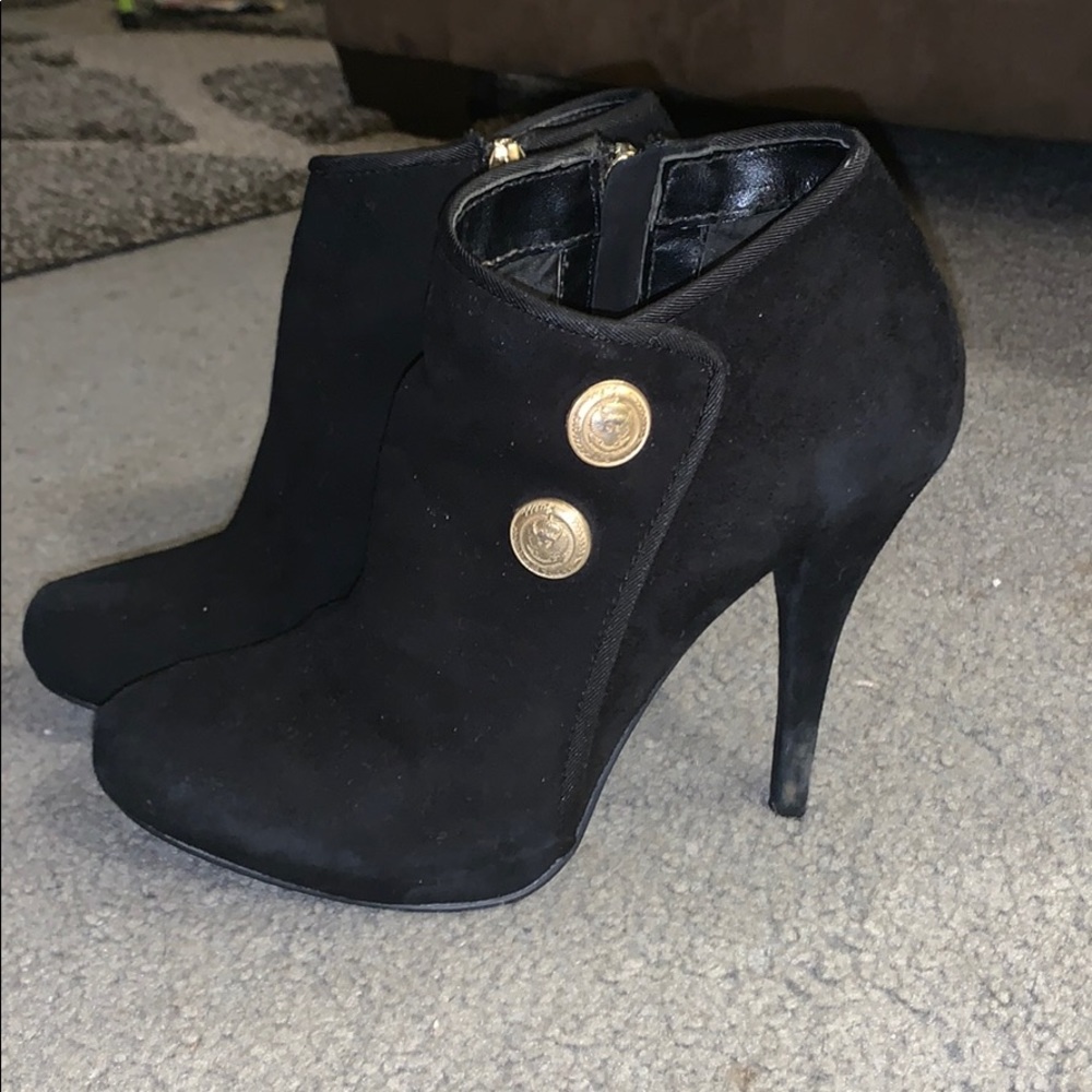 Zip up booties 🖤
